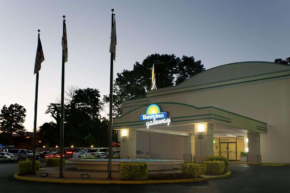 Days Inn by Wyndham Washington DC/Gateway